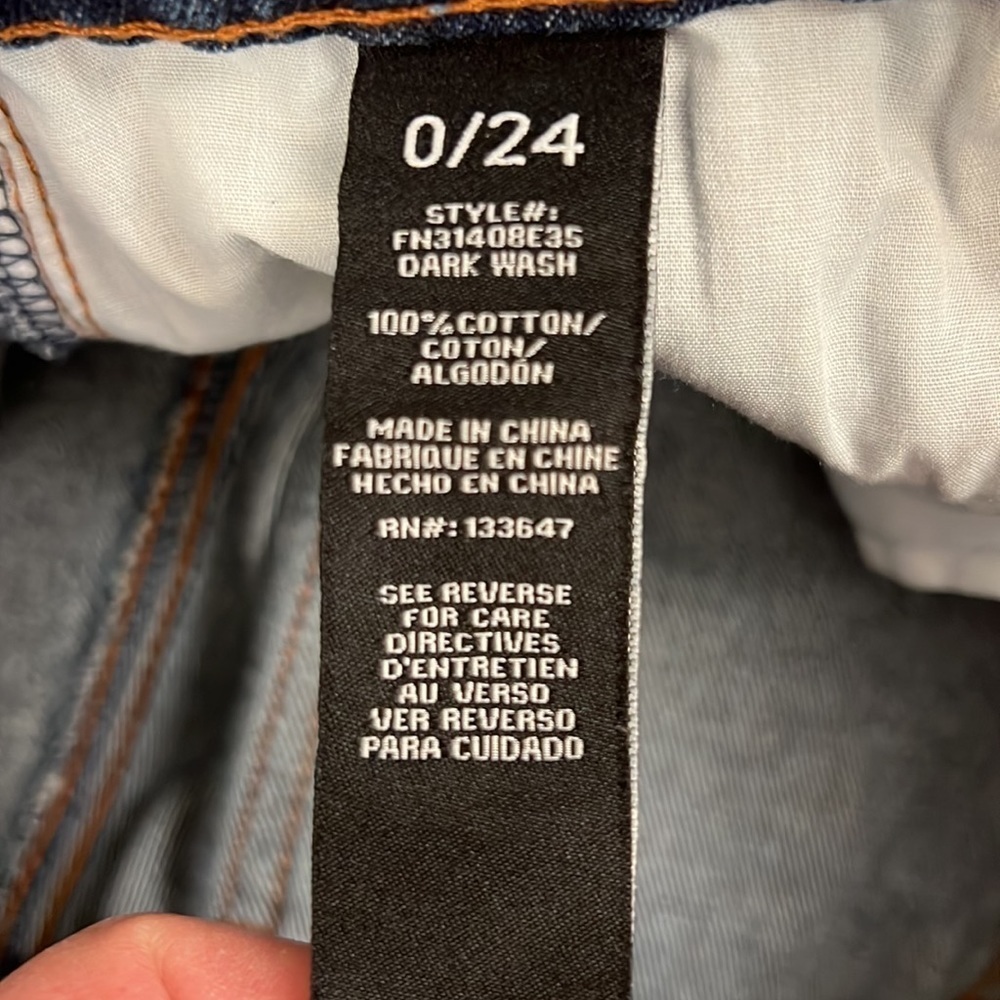 Fashion Nova ladies jean shorts - Picture 7 of 7